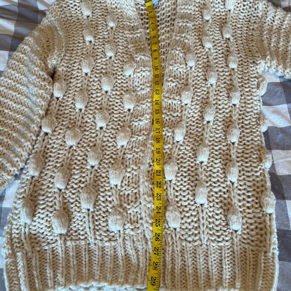 Cream oversize cardigan. - Picture 4 of 6